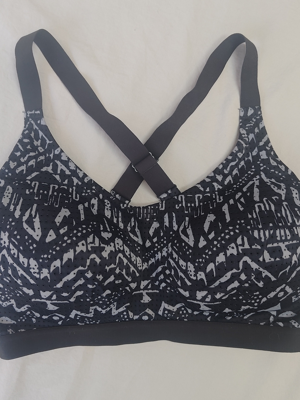 Victoria Sport Bra 34DD Women's Black & White Patterned Sports Bra